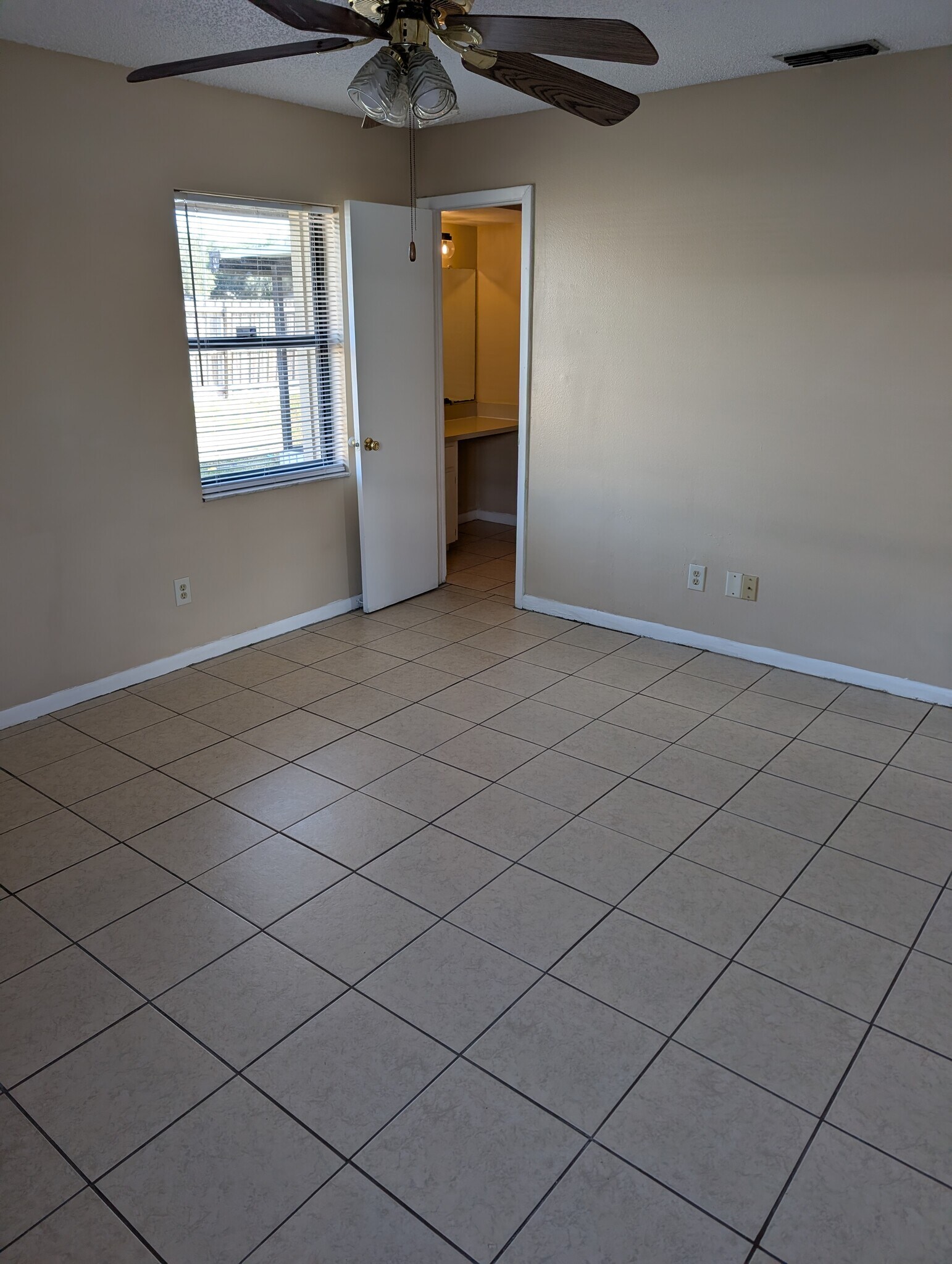 Building Photo - 3202 Timberline Rd