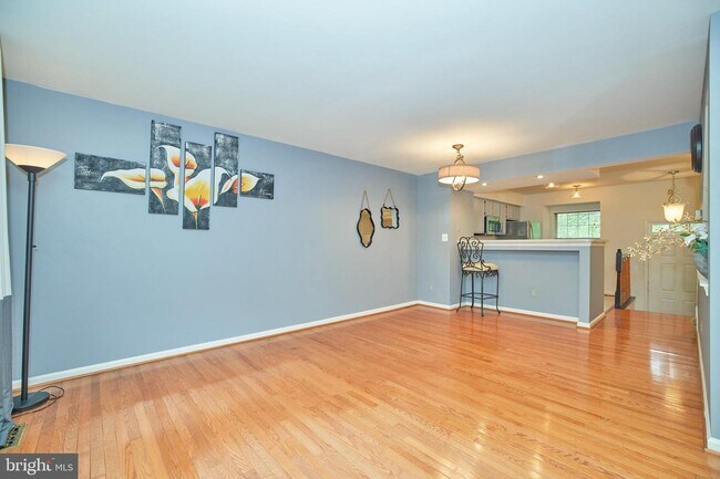 Building Photo - 6633 Skylemar Trail