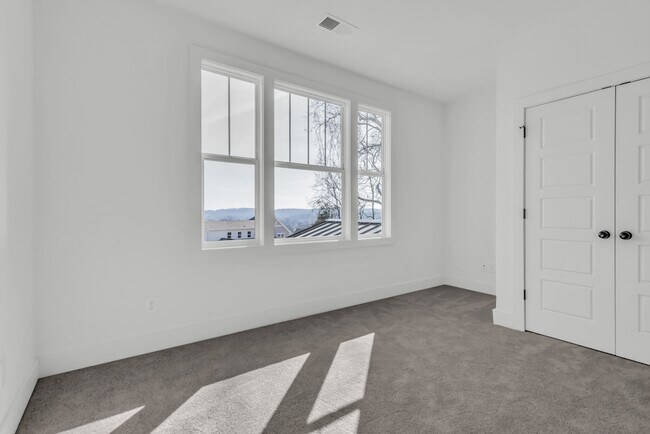 Building Photo - 2127 Gildridge Dr