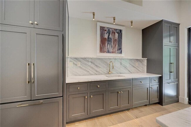Building Photo - 3570 Knollwood Dr NW