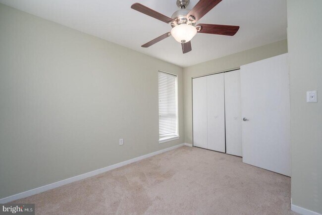 Building Photo - 35 Andrew Pl