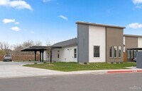 Building Photo - 19 S Links Dr