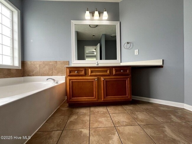 Building Photo - 1508 Thoroughbred Trail