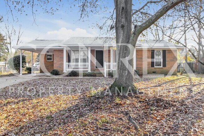 Primary Photo - Spacious 3 Bedroom Bungalow in Decatur!