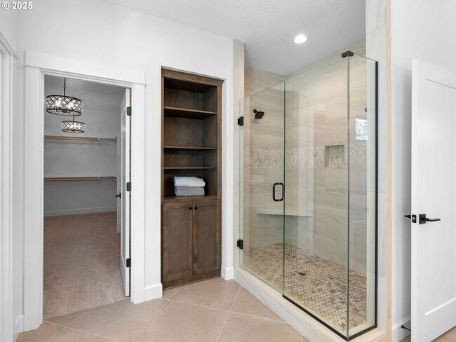 Building Photo - 9010 SW Inez St