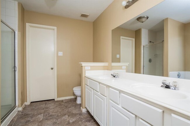 Building Photo - 16311 Pinion Ct