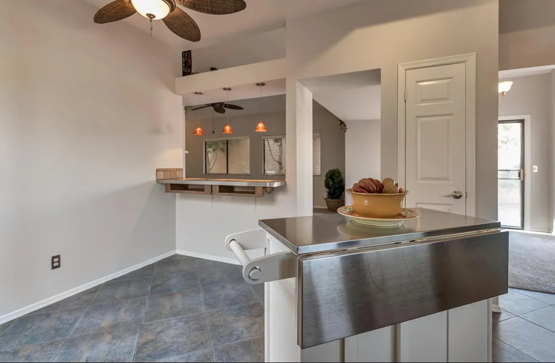 Kitchen - 852 N Terrace Rd