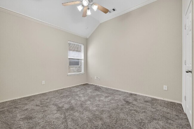 Building Photo - 4353 Mountain Crest Dr