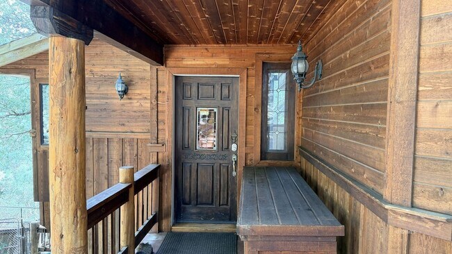 Building Photo - 26720 Robin Dr