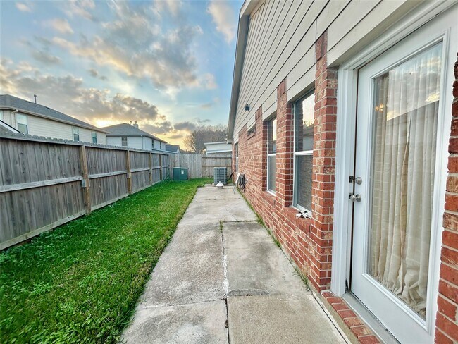 Building Photo - 15111 Falmouth Ave