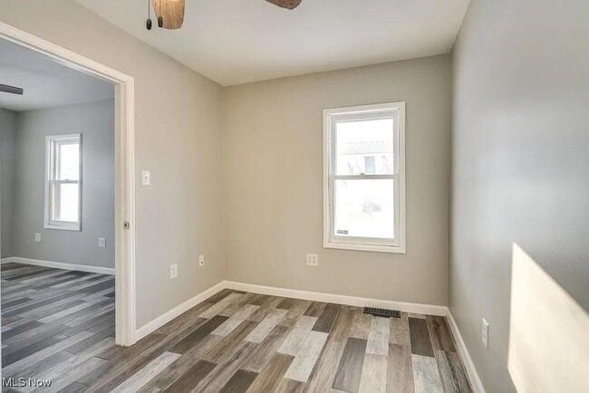 Building Photo - 3 Bedroom 1.5 Bathroom House in Lorain