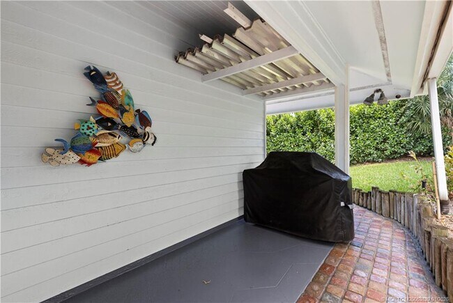 Building Photo - 10380 SE Jupiter Narrows Dr