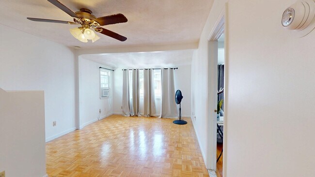 Building Photo - 54 Linwood St