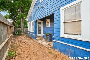 Building Photo - 821 E Quincy St
