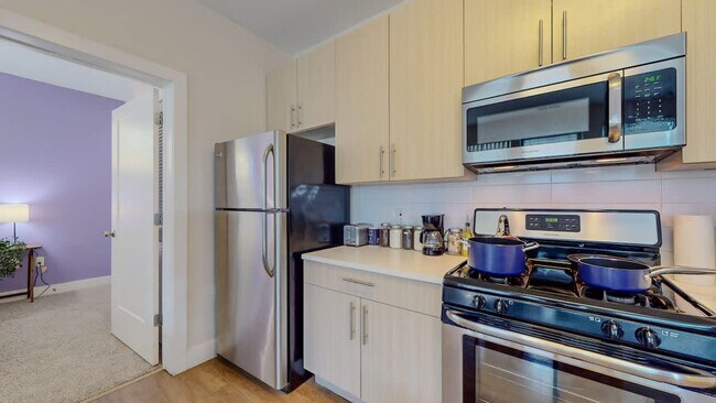 Building Photo - 545 Bedford St