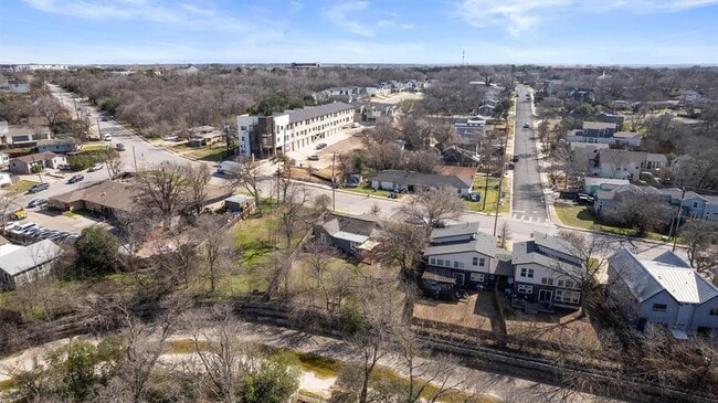 Building Photo - 1802 Webberville Rd