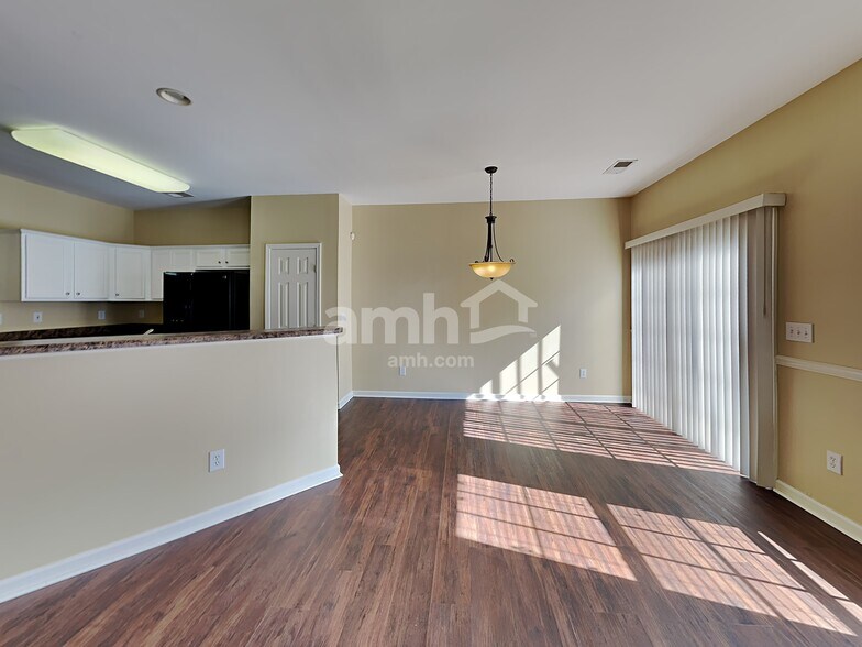 Building Photo - 5 Red Bark Ct