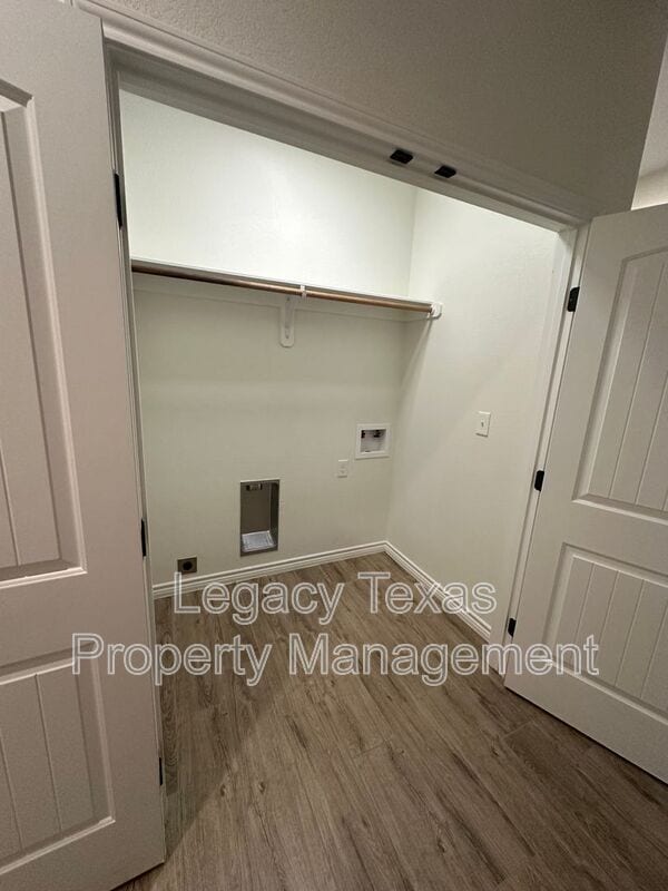 Building Photo - 2323 CR 704