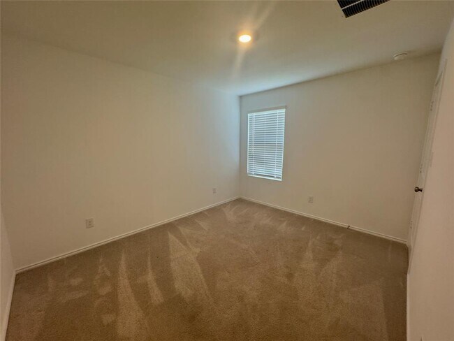 Building Photo - 510 Sunray Dr