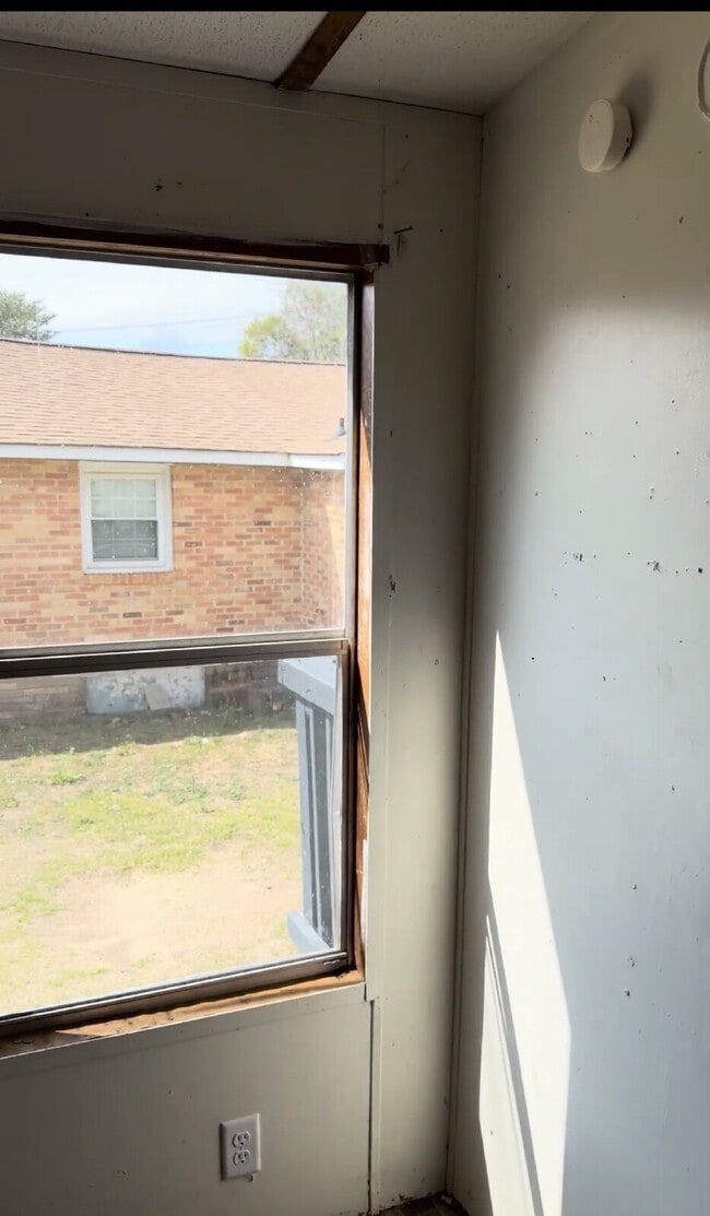 Building Photo - Handyman Special – Land + Home (Rent-to-Own)