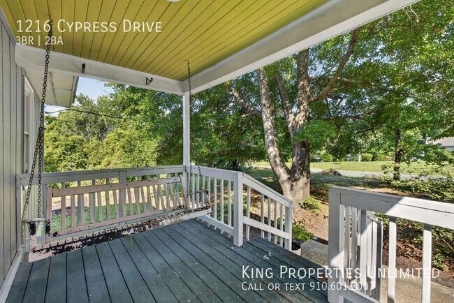 Building Photo - 1216 Cypress Dr