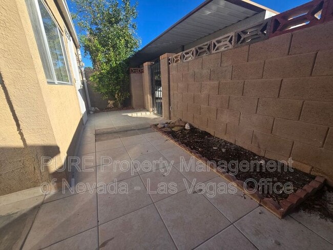 Building Photo - 4270 Rollingstone Dr