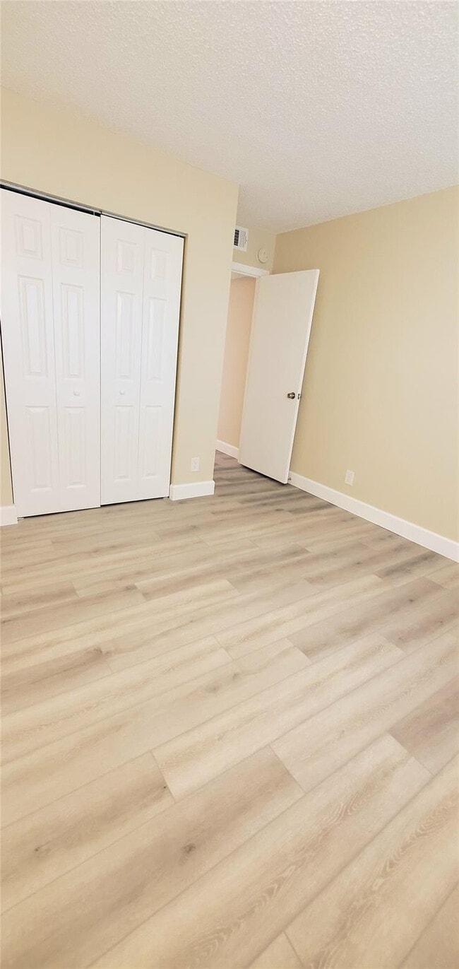 Building Photo - 3013 NW 92nd Ave