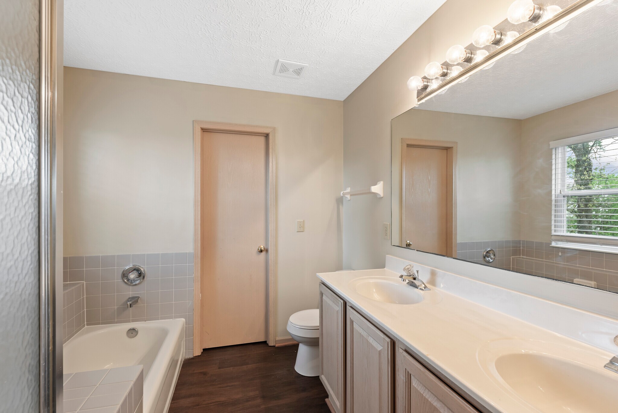 Building Photo - 7811 Waggoner Chase Blvd