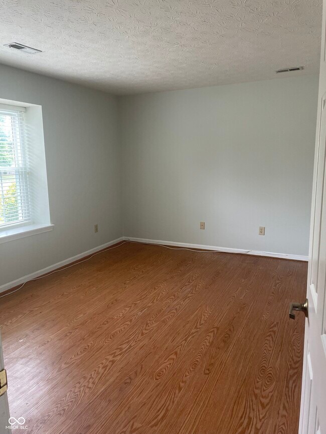 Building Photo - 5901 Sycamore Forge Dr