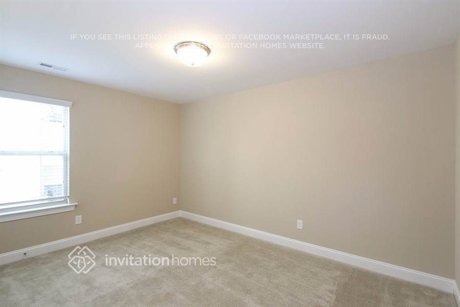Building Photo - 84 Hemlock Green Ln