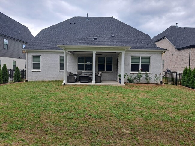 Building Photo - 3274 Sassafras Ln