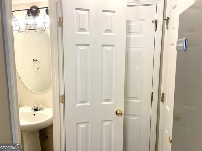 Building Photo - 650 Windcroft Cir NW