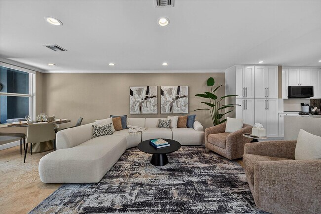 Building Photo - 1215 NE 1st St