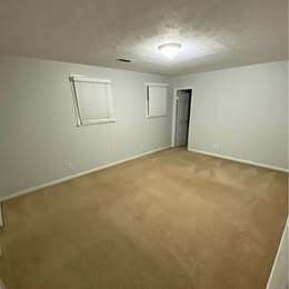 Building Photo - 709 Brooks Rd