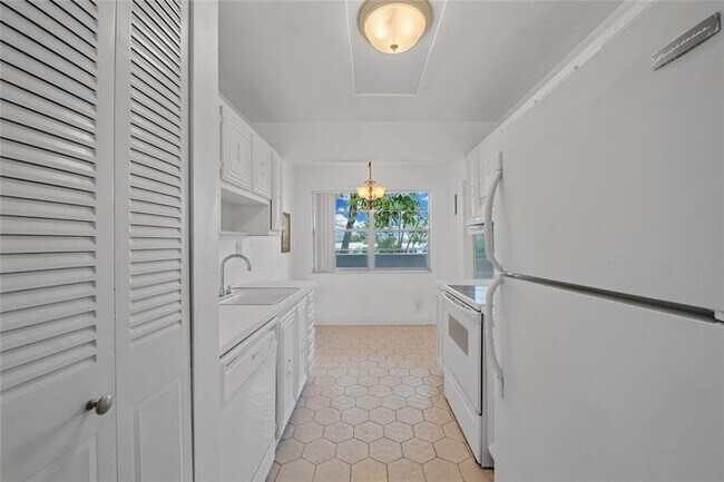 Building Photo - 8105 NW 61st St