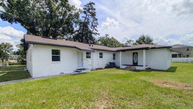 Building Photo - 10128 Hood Rd