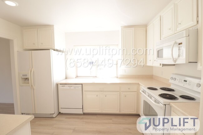 Building Photo - 2 BED 2 BATH CONDO WITH BONUS ROOM IN THE ...