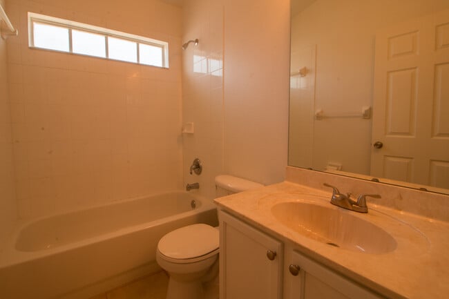 Building Photo - 661 Berwick Dr