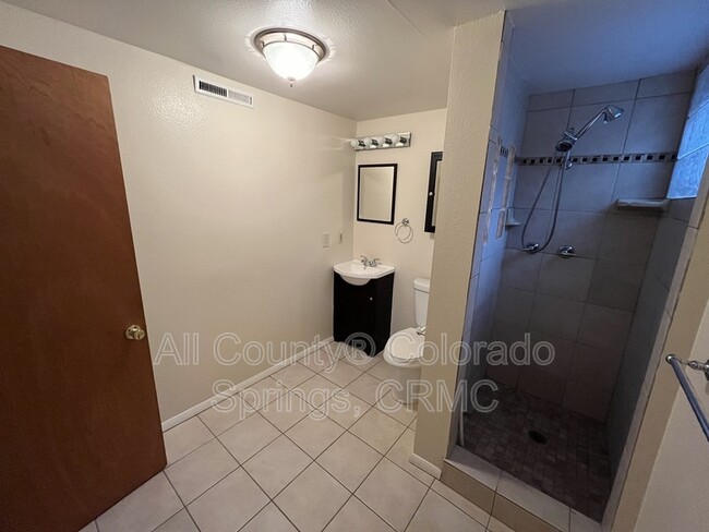 Building Photo - 15080 Deby Dr