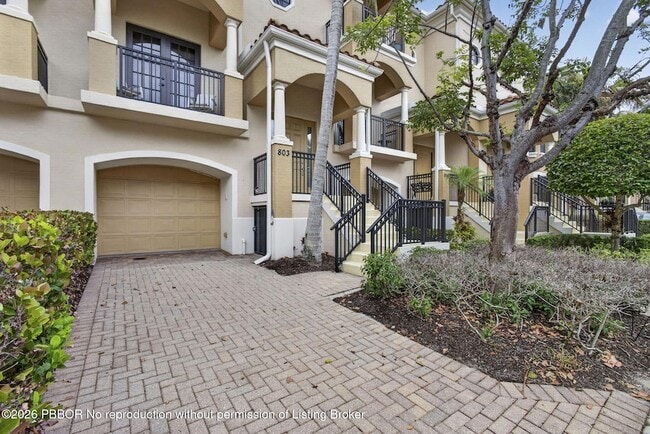 Building Photo - 803 del Sol Cir
