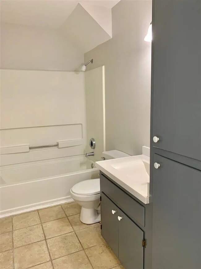 Building Photo - Affordable 4/3 Townhome in Timberwood