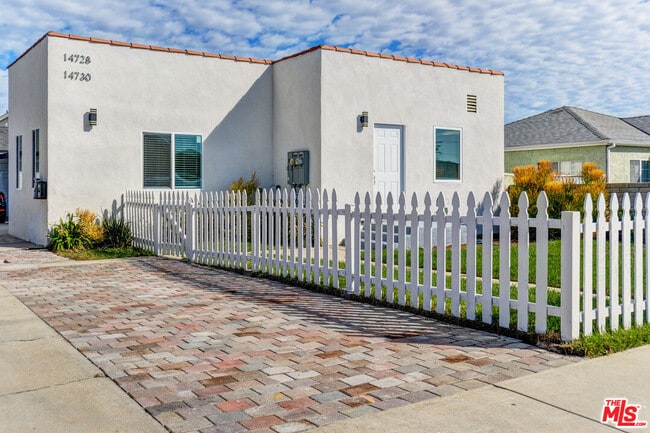 Building Photo - 14730 Firmona Ave