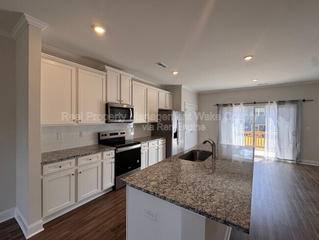 Building Photo - 5334 River Reach Dr