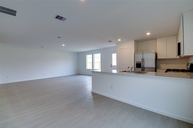 Building Photo - 10915 Tawny Rdg Dr