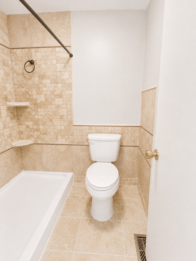 Building Photo - 1228 Bromley Dr