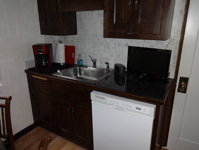 Sink and dishwasher - 2206 E Stratford Ct