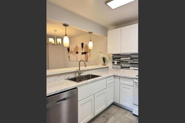 Building Photo - 5705 Makati Cir