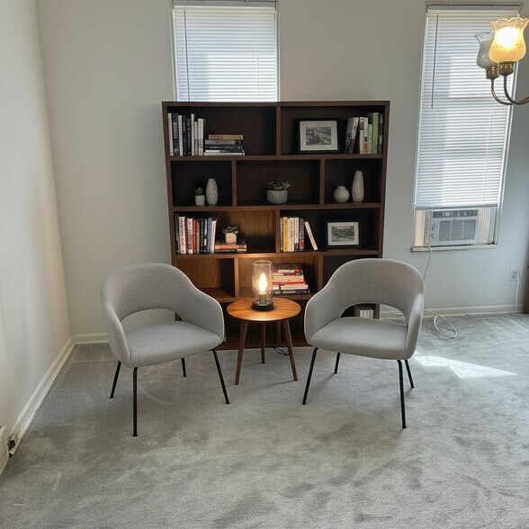 Building Photo - 626 Baldwin St