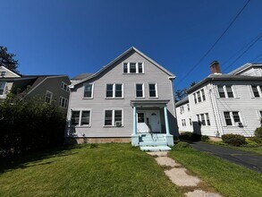 Building Photo - 1st Floor Apartment in Ideal West Hartford...