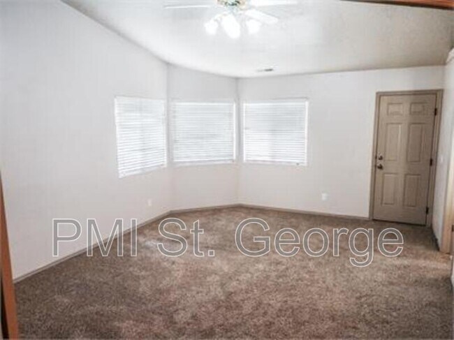Building Photo - 1569 Tamarisk Dr